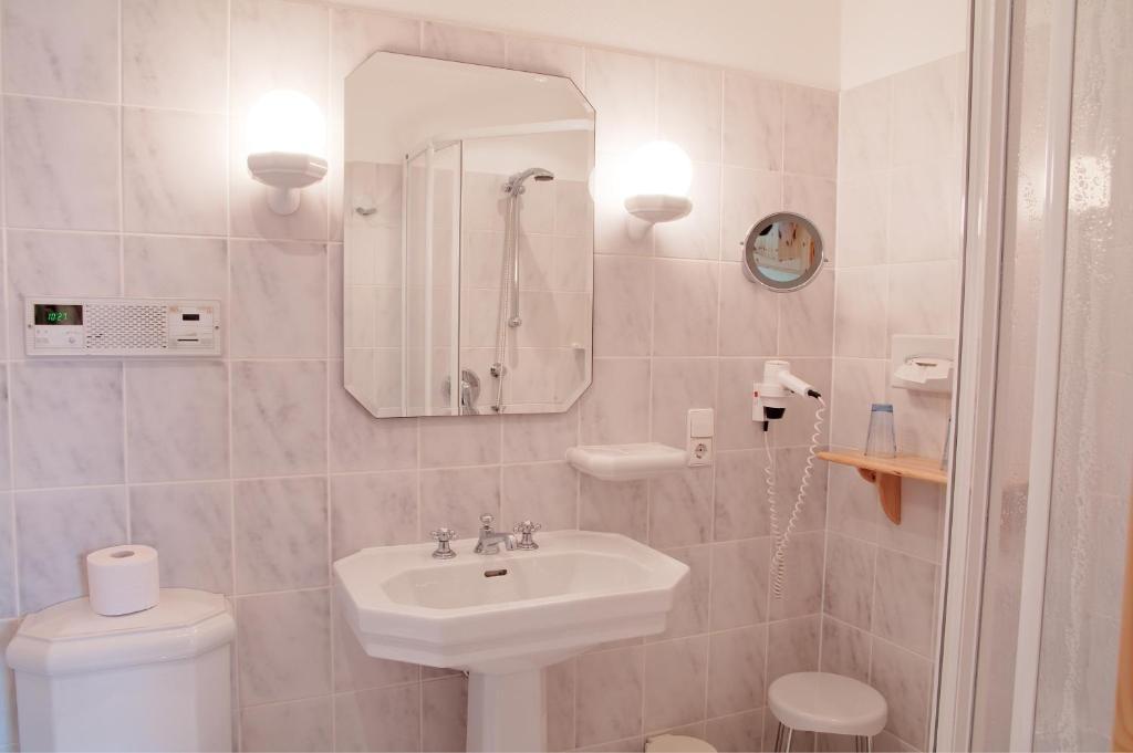 Privathotel Bruegges Loui Willingen  Room photo